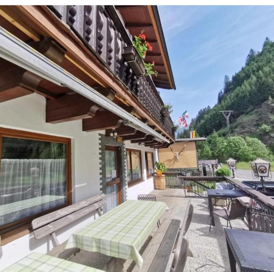 Tattoo Pension Mit Restaurant Und Tattoo-Studio Mörtschach Exterior foto