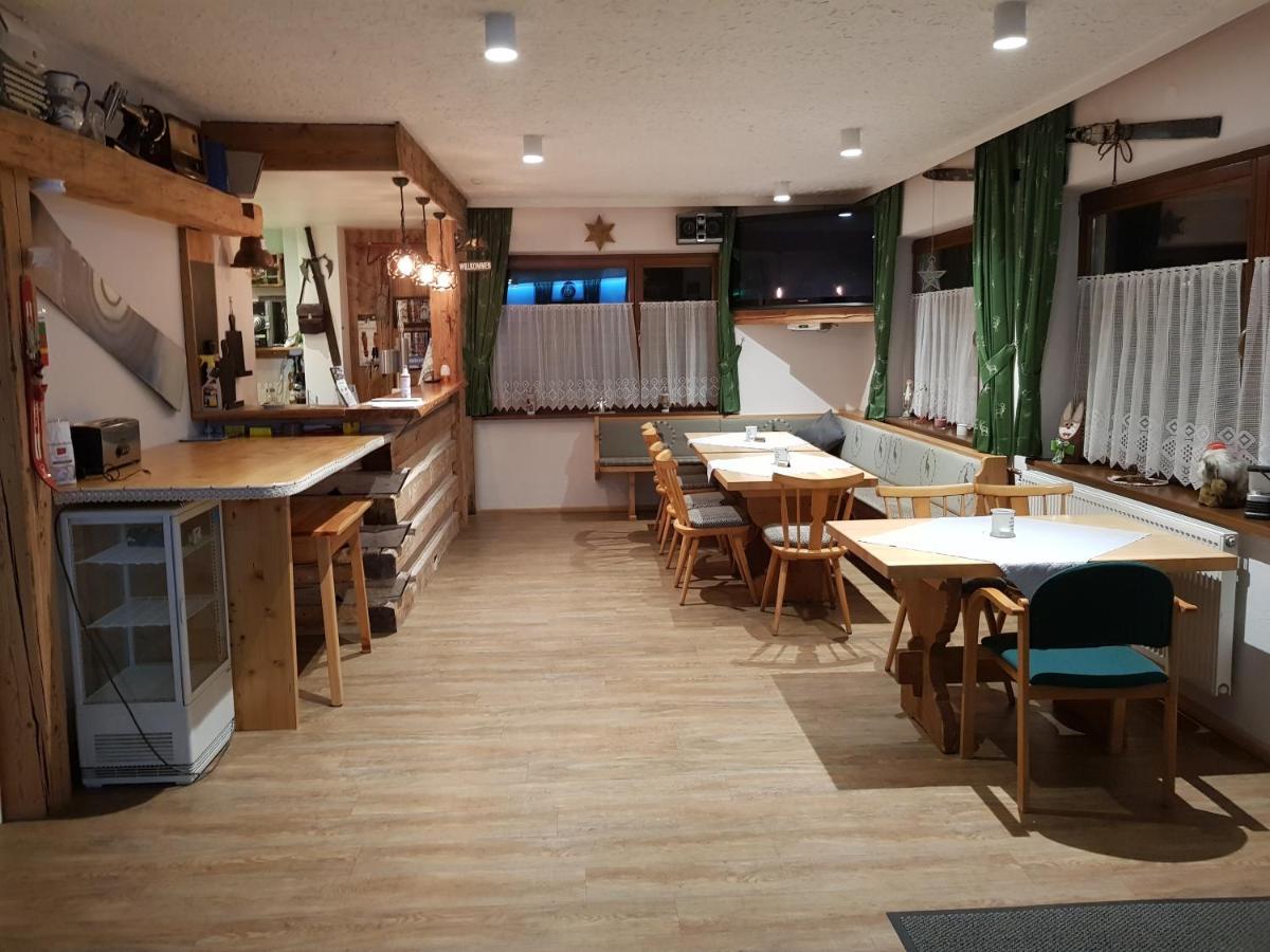 Tattoo Pension Mit Restaurant Und Tattoo-Studio Mörtschach Exterior foto